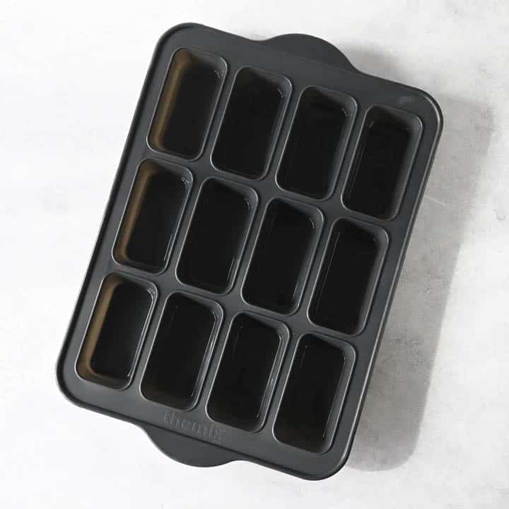 Bars baking tray from the mixshop on a white background