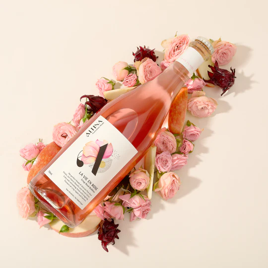 Altina alcohol free wine on a bed of flowers