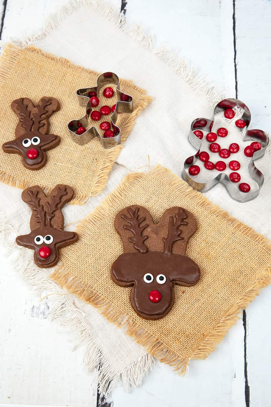These super cute chocolate reindeer cookies are made using an upside-down gingerbread man cutter. Take a look at the chocolate sugar cookie recipe. The reindeer is decorated with an M&M for a Rudolph red nose. Just perfect for gifting or school lunches in the lead-up to Christmas.