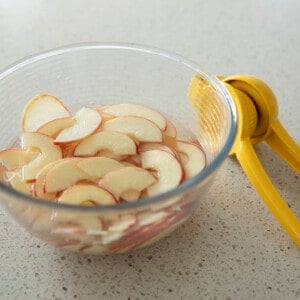 Lemon juice water for the apple.