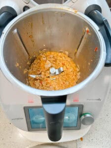 Cooked tuna and garlic mixture